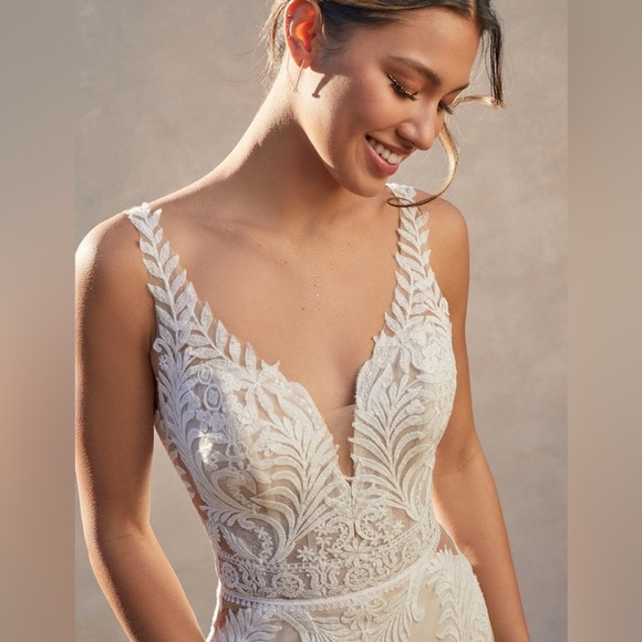 Madison James Kenzie Lace Bridal Dress MJ860 Size 8 - Picture 4 of 15